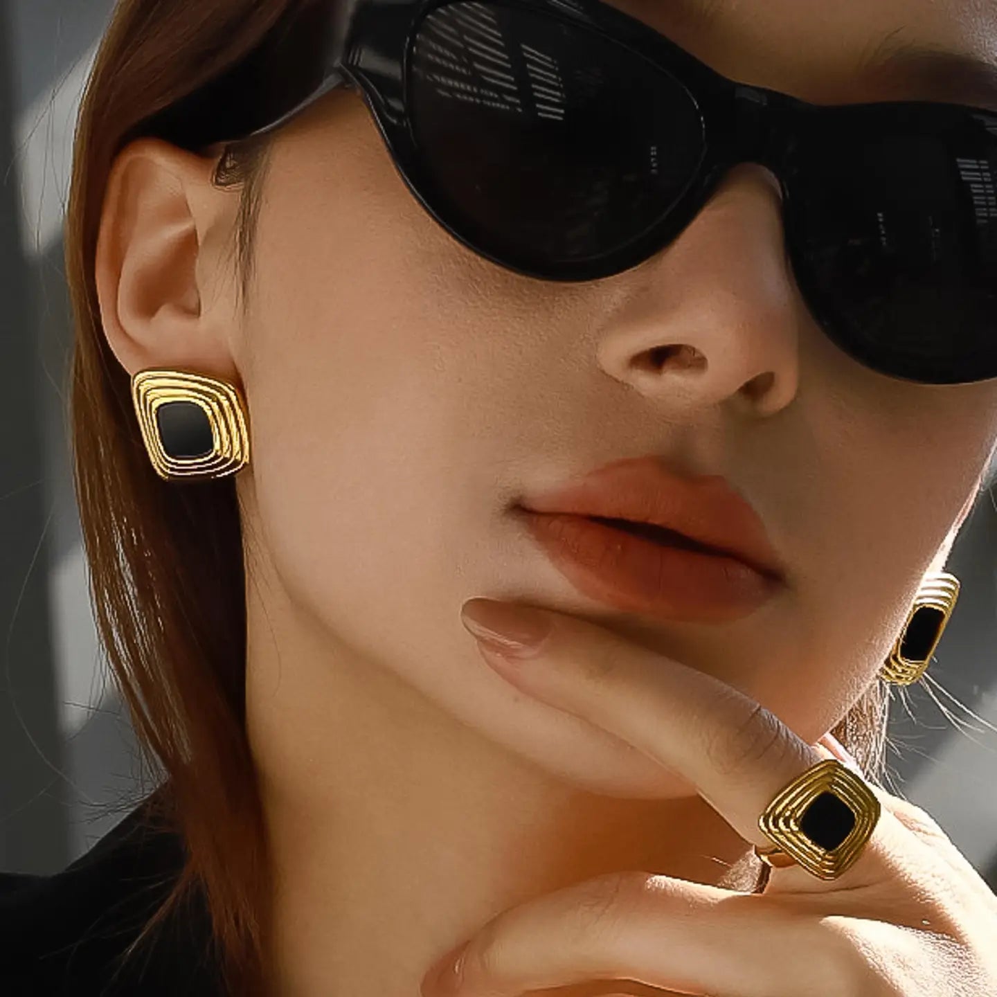 Black Solenne Square Earrings